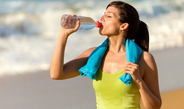 Uống nhiều nước hơn trong quá trình tập luyện