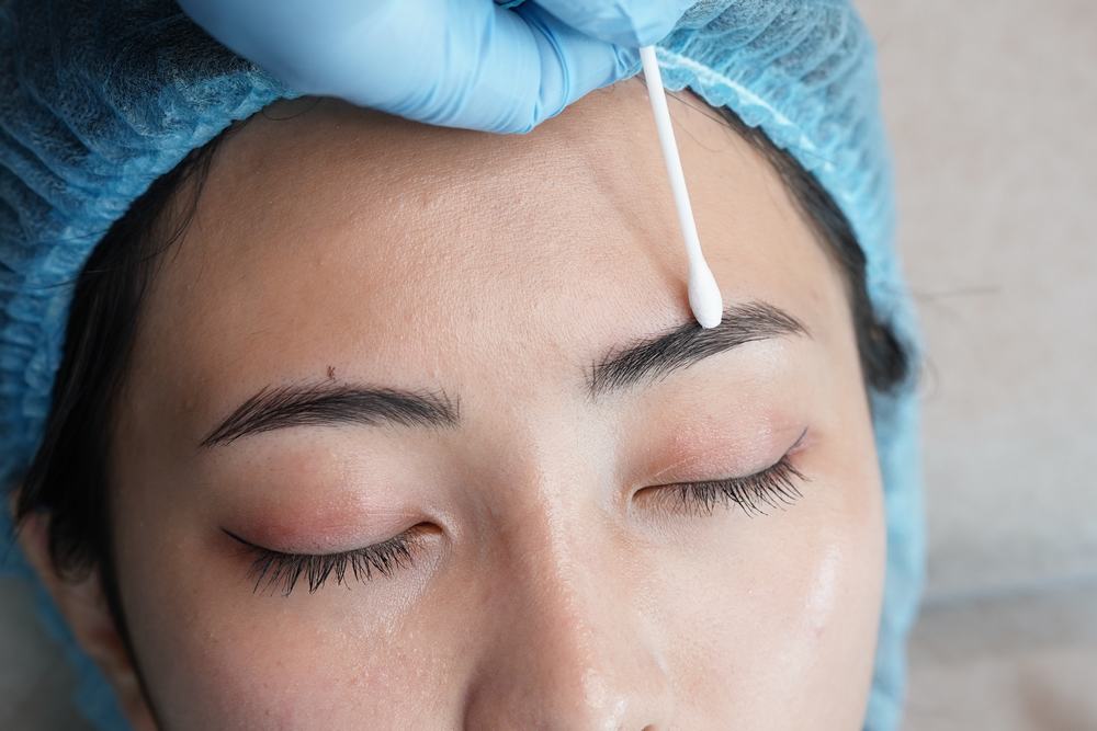 Điêu khắc lông mày hỏng có sửa được không?