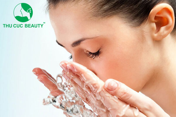 CẮT MÍ BAO LÂU THÌ ĐƯỢC RỬA MẶT? NÊN VỆ SINH MẮT SAU CẮT MÍ THẾ NÀO?