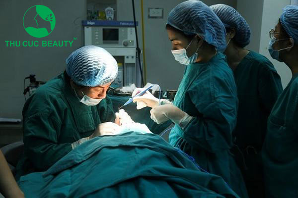 Hút mỡ bắp chân có nguy hiểm không