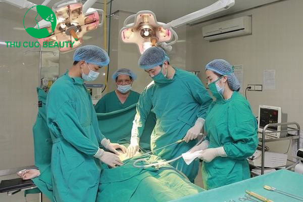 Hút mỡ chân nguy hiểm không?