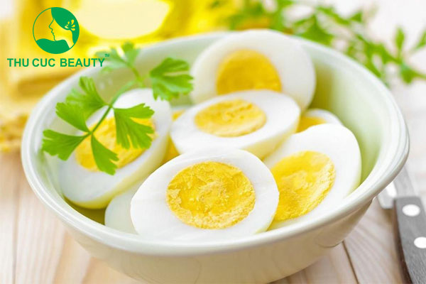 Nâng mũi ăn trứng được không