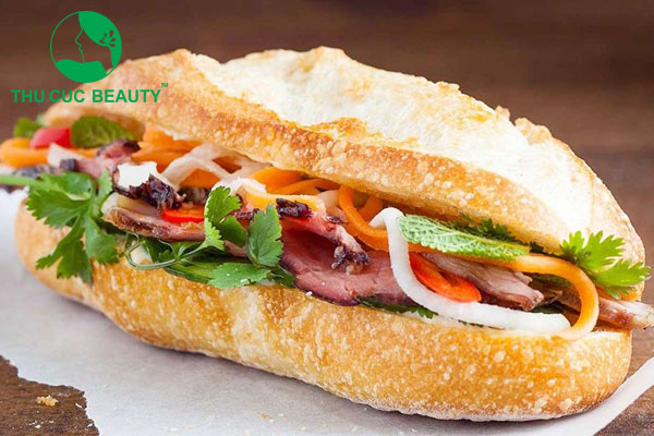 Nâng mũi có được ăn bánh mì không
