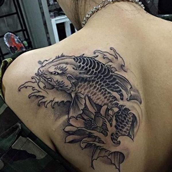 Tattoo chú cá chép hóa thành rồng nửa lưng