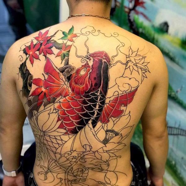 Tattoo chú cá chép hóa thành rồng ở sườn lưng đẹp