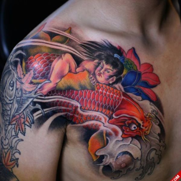 Tattoo chú cá chép hóa thành rồng bên trên vai