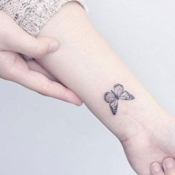 Tattoo mini ở cổ tay
