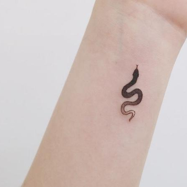 Tattoo rắn mini cute