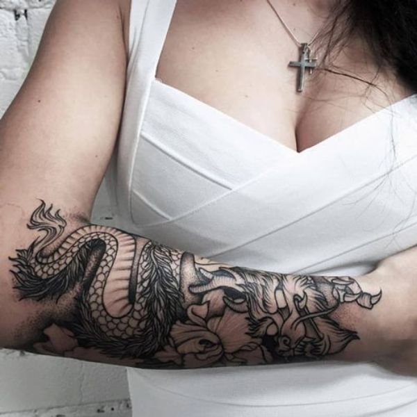 Tattoo rồng cánh tay