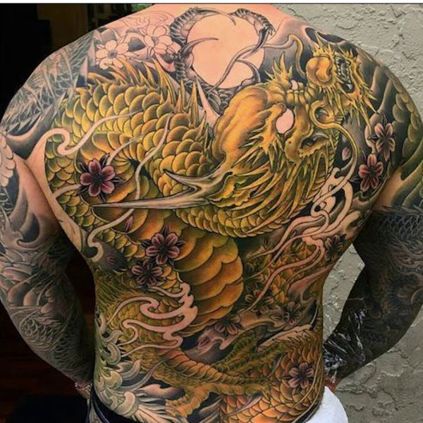 Tattoo rồng vàng
