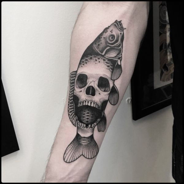 Tattoo cá chép đầu lâu siêu đẹp trên tay