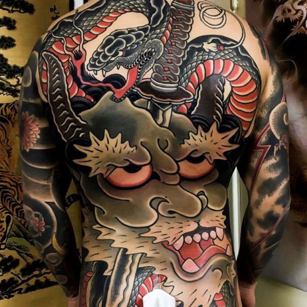 Khung-tattoo Long kín lưng-đẹp