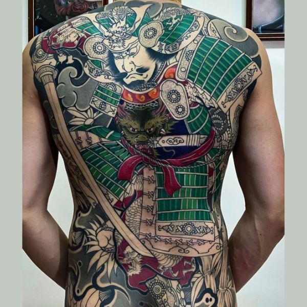 Tattoo bít lưng samurai