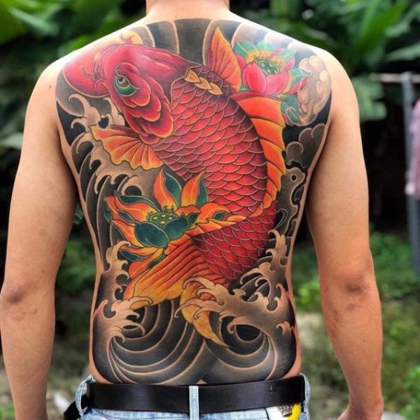 Tattoo cá chép vàng red color kín lưng