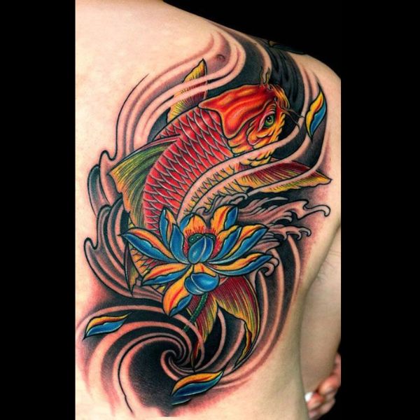 Tattoo con cá chép hoa sen