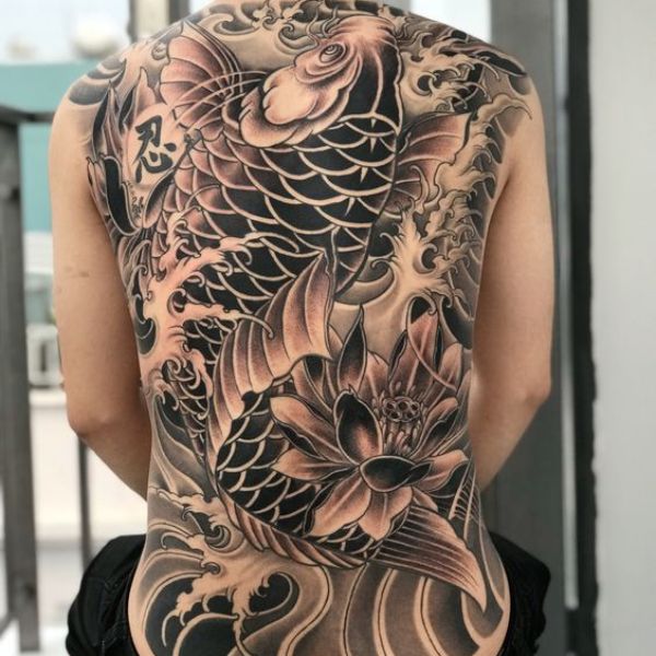 Tattoo cá chép vàng kín sườn lưng đẹp nhất nhất