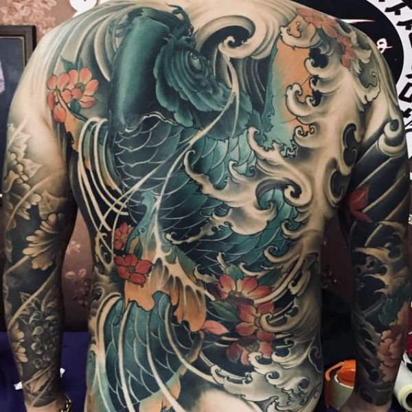 Tattoo cá chép vàng kín sườn lưng xanh xao đẹp nhất nhất