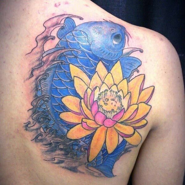 Tattoo chú cá chép vàng hoa sen