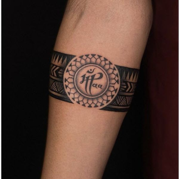 Tattoo cánh tay chữ hán