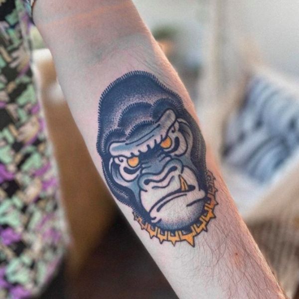 Tattoo cánh tay nam khỉ đột