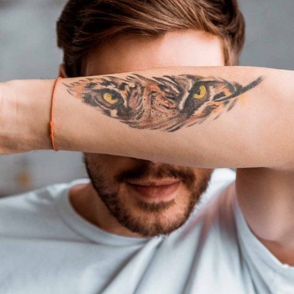 Tattoo cánh tay nam mặt hổ