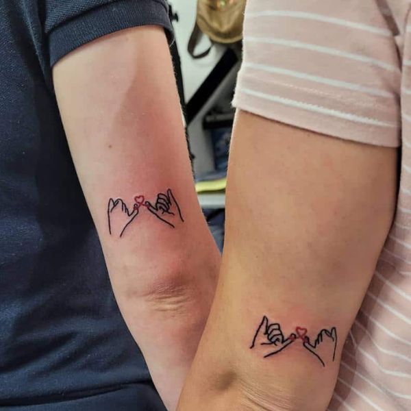 Tattoo cặp móc tay