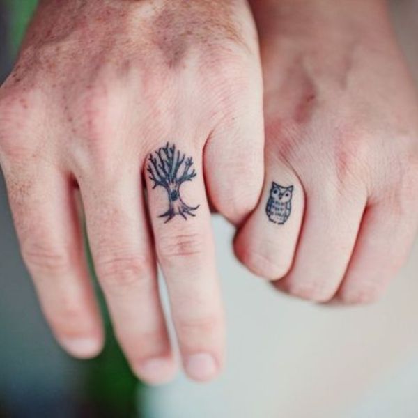 Tattoo cặp ở ngón tay