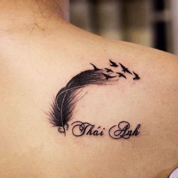 Tattoo chữ rất đẹp mang lại nữ giới lông vũ