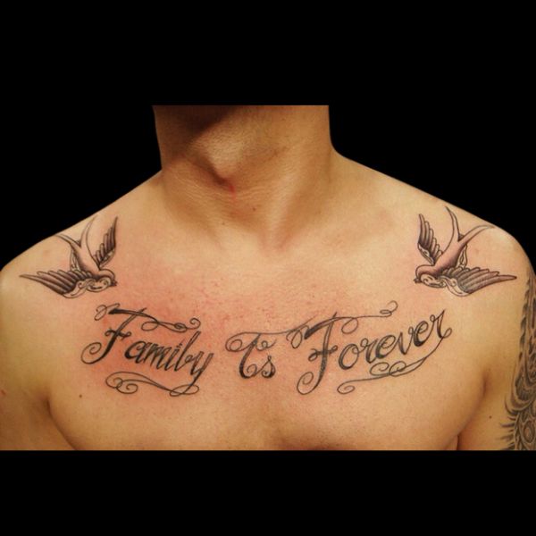 Tattoo chữ ở ngực rất đẹp nam