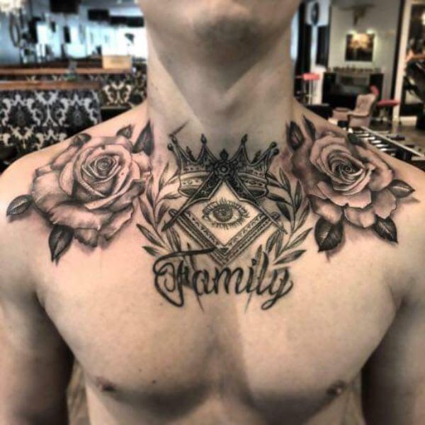 Tattoo chữ ở ngực nam