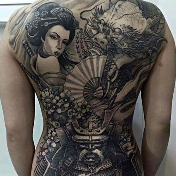 Tattoo cô gái nhật bít lưng