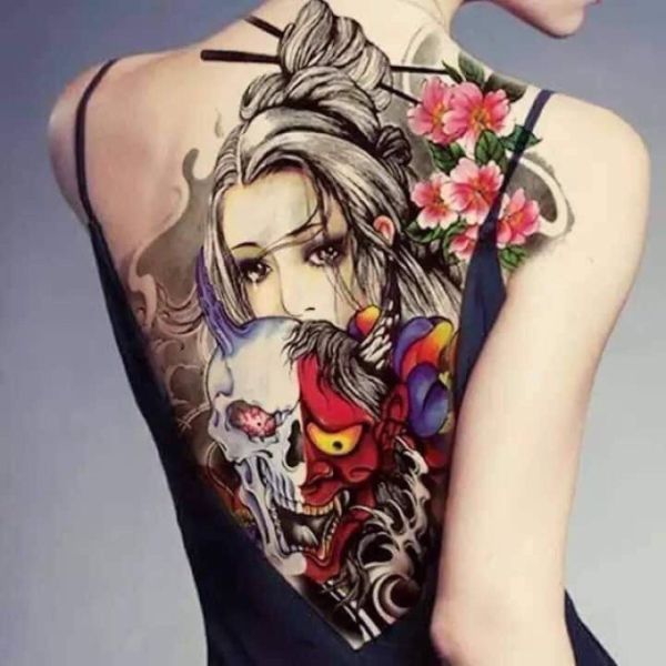 Tattoo cô gái nhật kín lưng