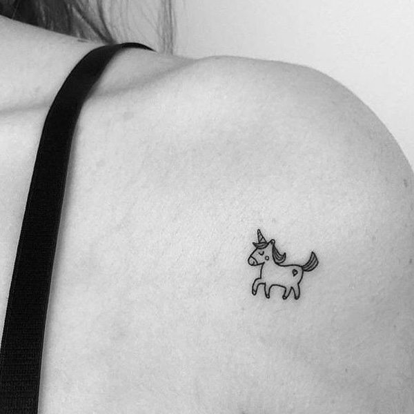 Tattoo con ngựa mini cute