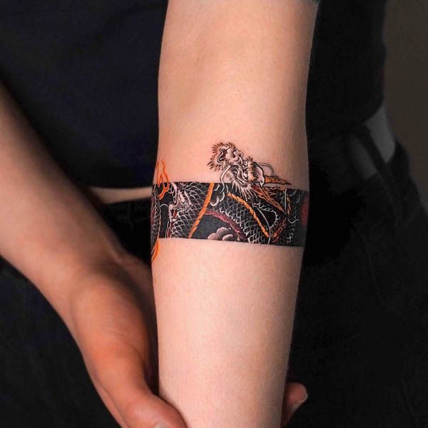 Tattoo vòng tay con rồng