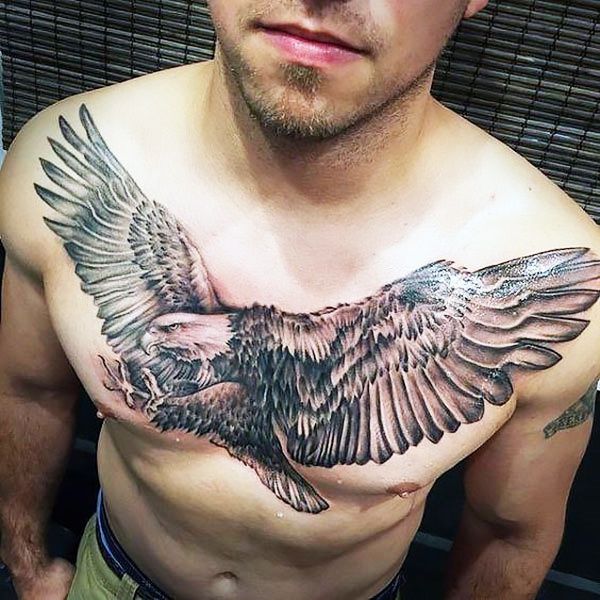 Tattoo đại bàng ở ngực