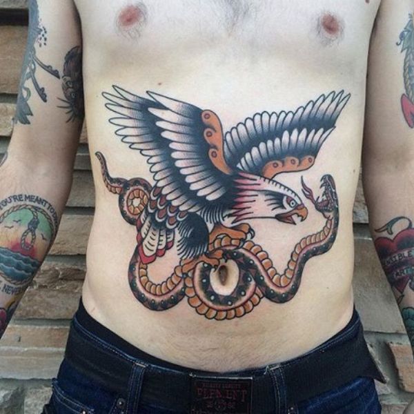 Tattoo đại bàng và rắn ở lưng