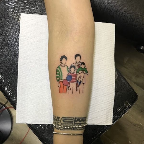 Tattoo mái ấm gia đình với màu