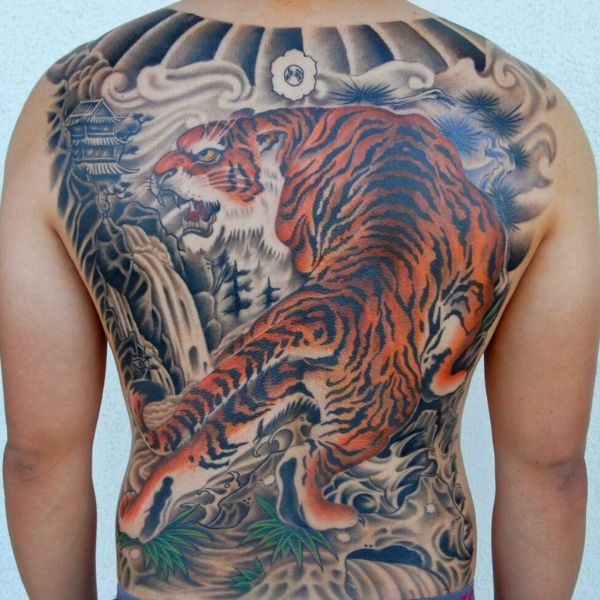 Tattoo hổ bịt lưng