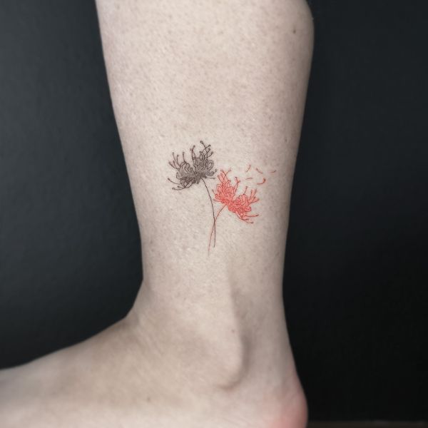 Tattoo hoa bỉ ngạn đỏ đen đẹp