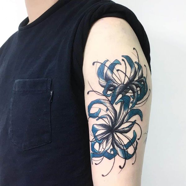 Tattoo hoa bỉ ngạn màu đen