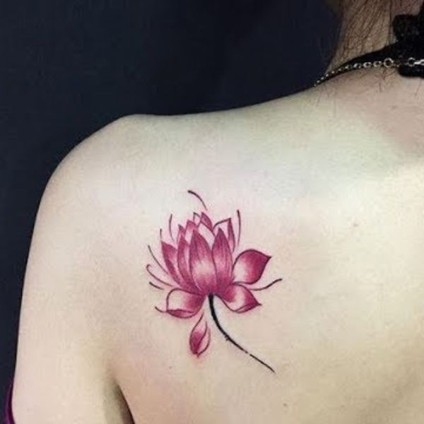Tattoo hoa sen ơ mặt mũi vai