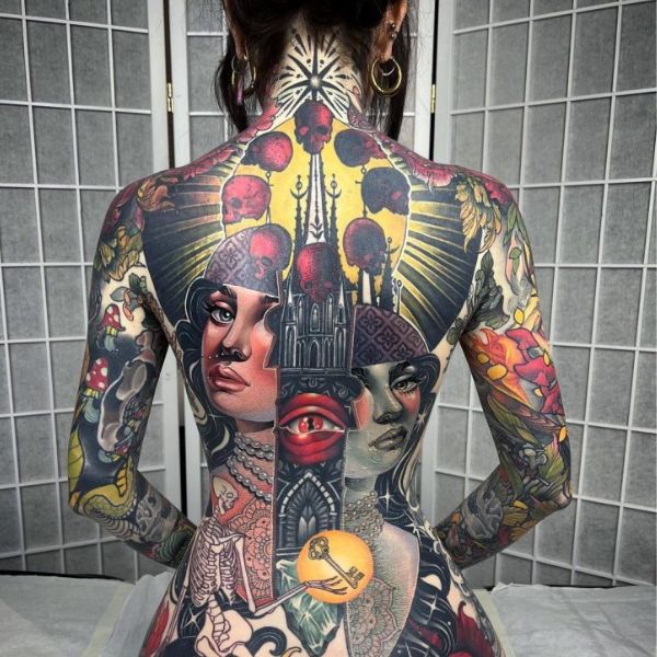 Tattoo kín lưng cho nữ