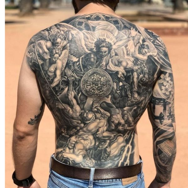 Tattoo kín lưng đẹp nam