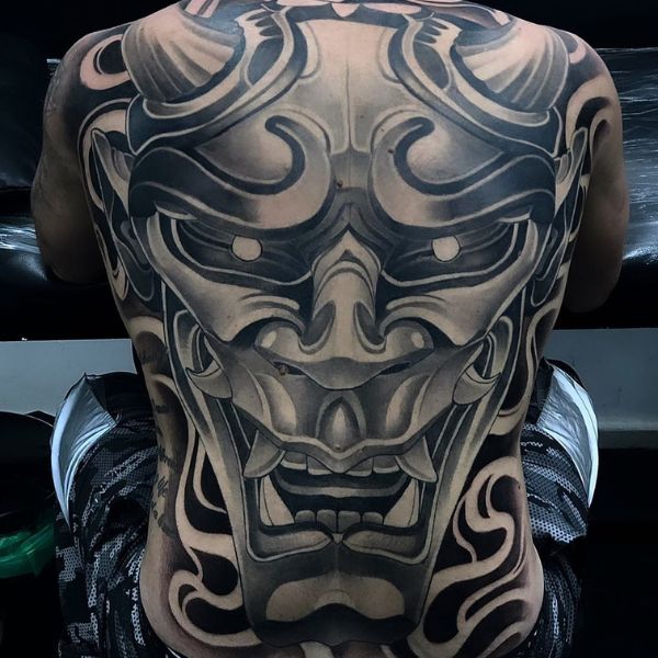 Tattoo kín lưng mặt quỷ siêu đẹp cho nam