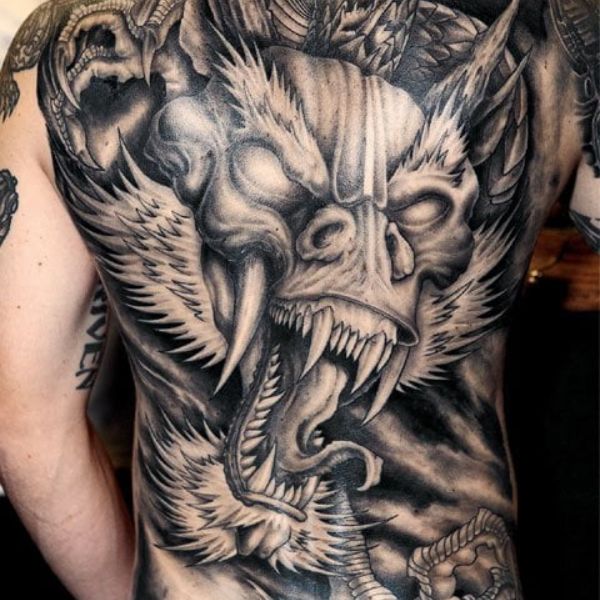 Tattoo kín lưng rồng mặt quỷ