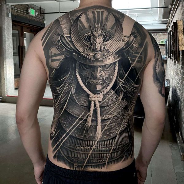 Tattoo kín lưng tướng quân samurai