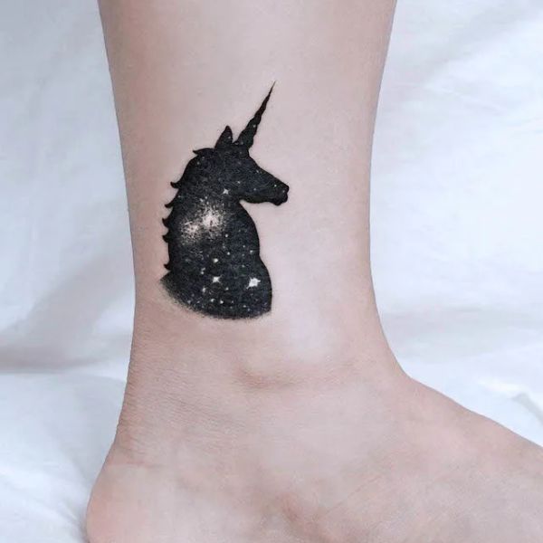 Tattoo kỳ lân đen