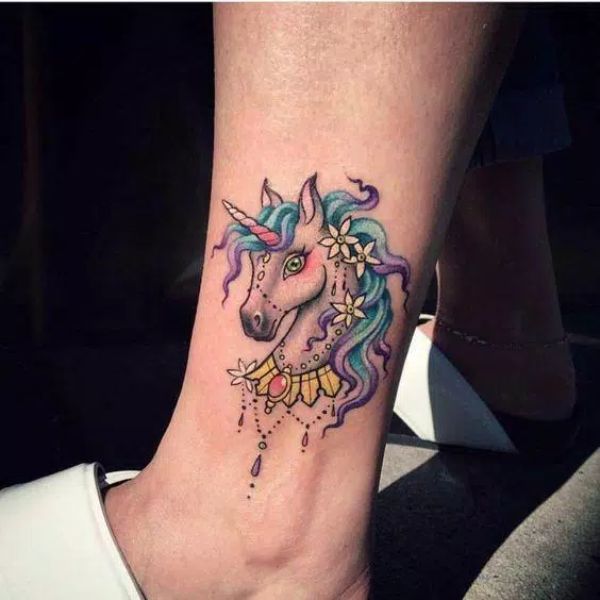 Tattoo kỳ lân ở cổ chân