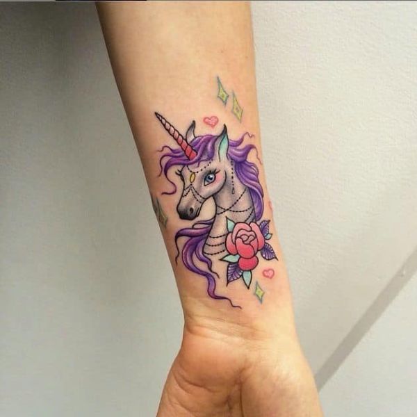Tattoo kỳ lân ở tay