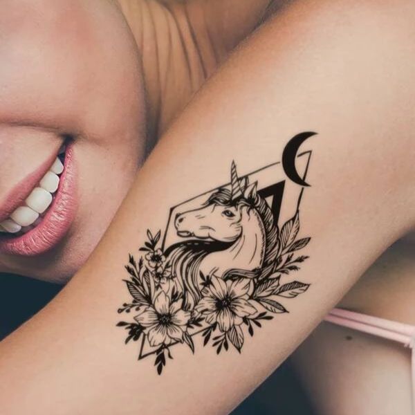 Tattoo kỳ lân với hoa hướng dương